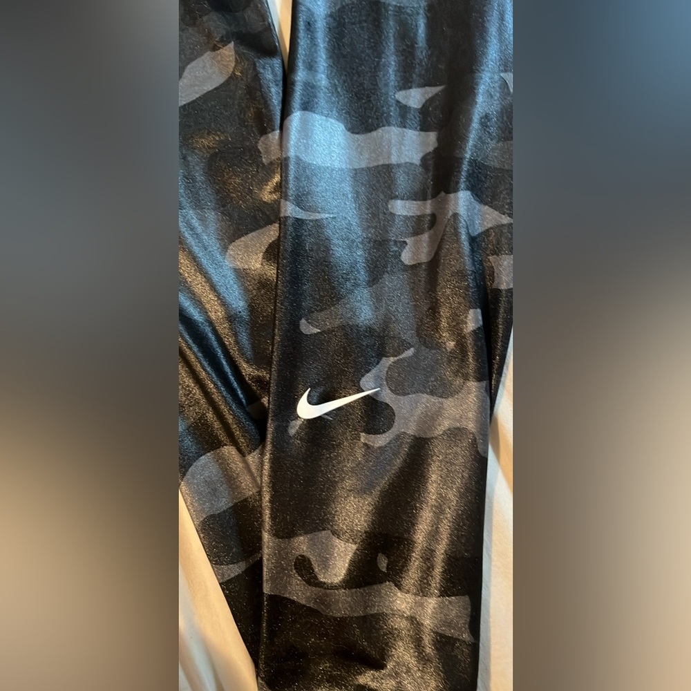 Nike dry fit metallic leggings
